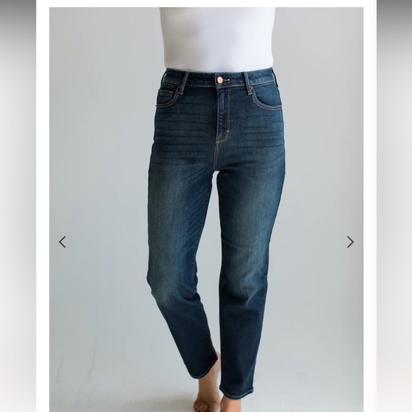 Carly Jean Chrissy classic vintage jeans. Size 7 - Picture 2 of 6